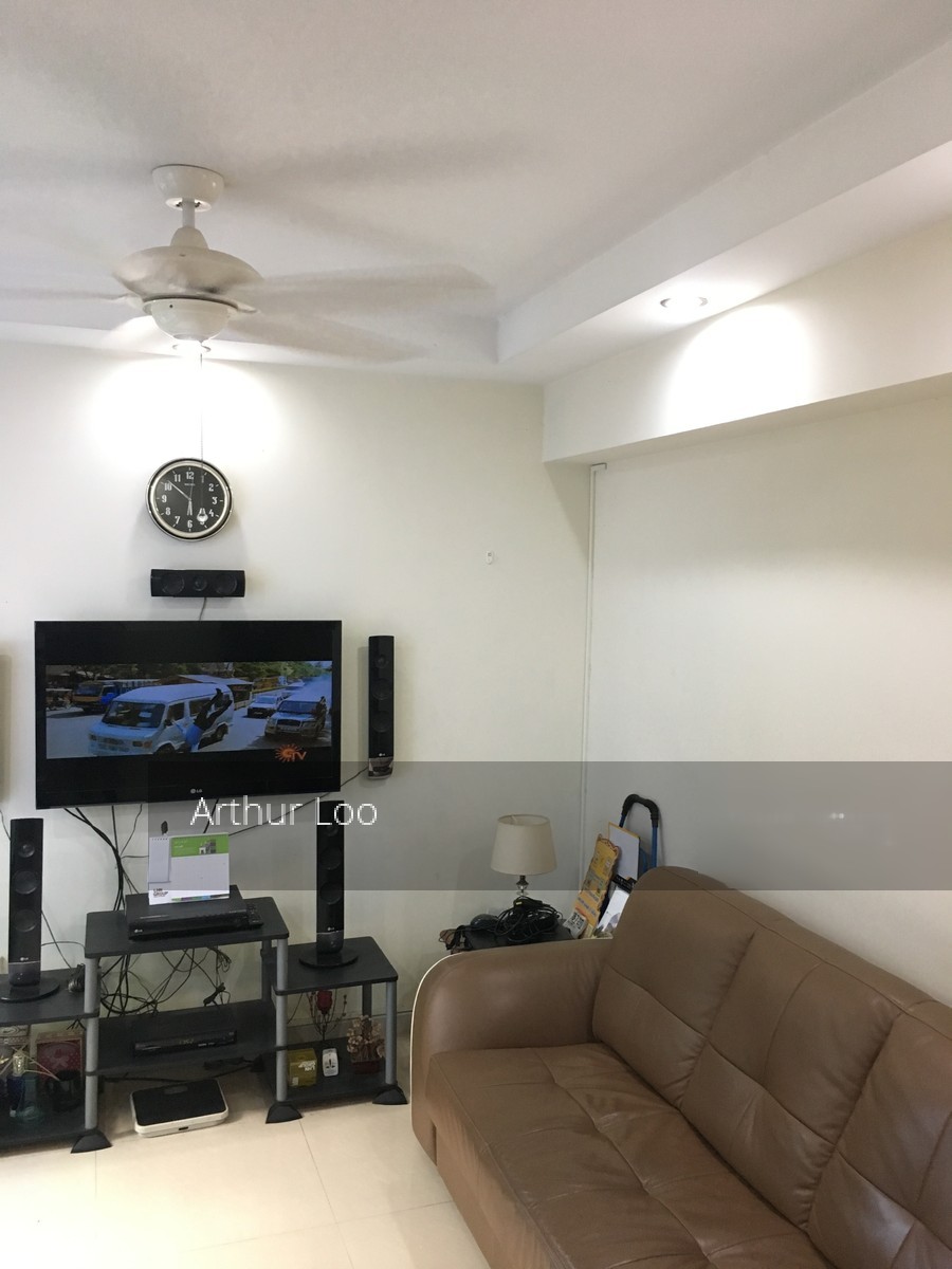 Eunos Crescent thumbnail photo